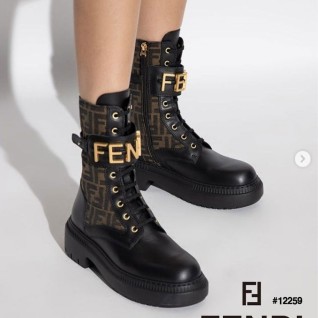 [FENDI] 팬디 정품 풀박스구성 블랙 가죽 바이커 여자부츠