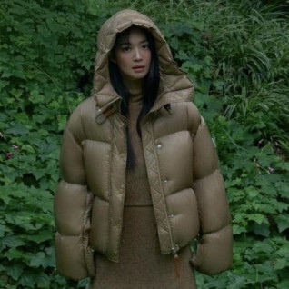몽클레어 [MONCLER] 신민아 패딩 보레이