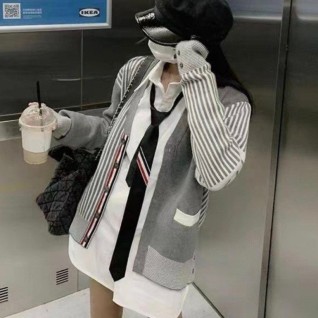 톰브라운 스트라이프 배색 니트 가디건