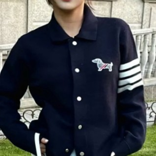 톰브라운 헥터 버튼 니트 점퍼