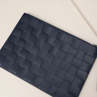 [BOTTEGA VENETA] 보테가 베네타 수입고급 라지 카세트 플랫 클러치 파우치 신상입고