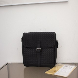 [BOTTEGA VENETA] 보테가 베네타 수입고급 보테가베네타 버클 레더 크로스백 신상입고