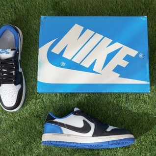 [NIKE] 나이키 조던1 레트로로우 OG 블랙 다크파우더 블루 스캇