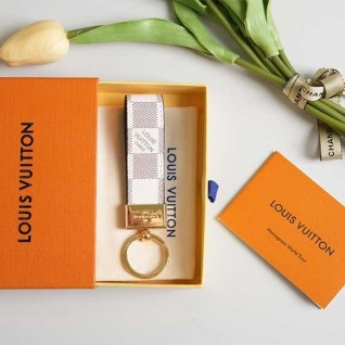 [LOUIS VUITTON] 루이비통 금장 LV 다미애 키 홀더 화이트