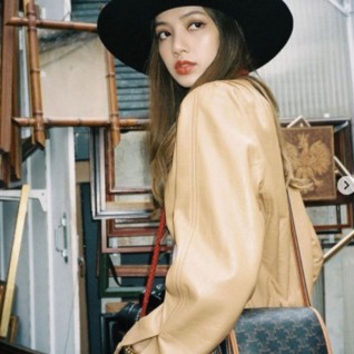 셀린느 [CELINE] 수입프리미엄급 셀린느 미디엄 폴코백 신상 재입고